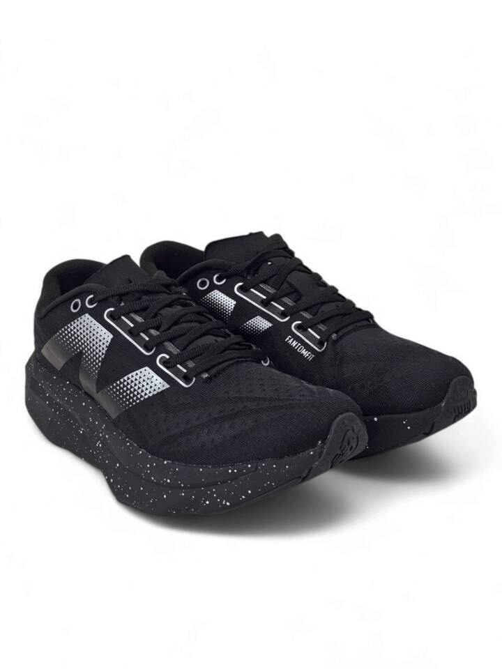 New Balance FuelCell Rebel v4  / Black - Image 5